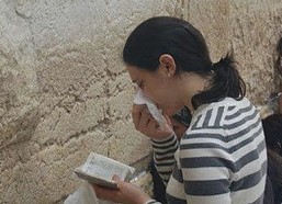 酱羊青红遍网络，吃瓜与公益双线并进的网红新星