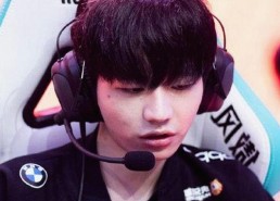 娱乐圈新潮流：纸牌塔明星猜谜游戏与王小甜小说的“吃瓜”热现象