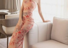 花儿姐：从绣花开档到话题中心，她的魅力与争议并存