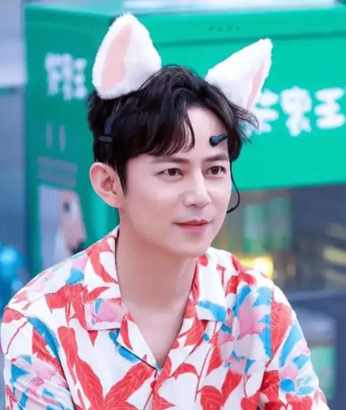 独家爆料：范冰冰李晨甜蜜庆生 陈羽凡回应白百何风波