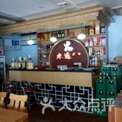 贾乃亮：从风波中心到家庭守护者的隐忍与坚持