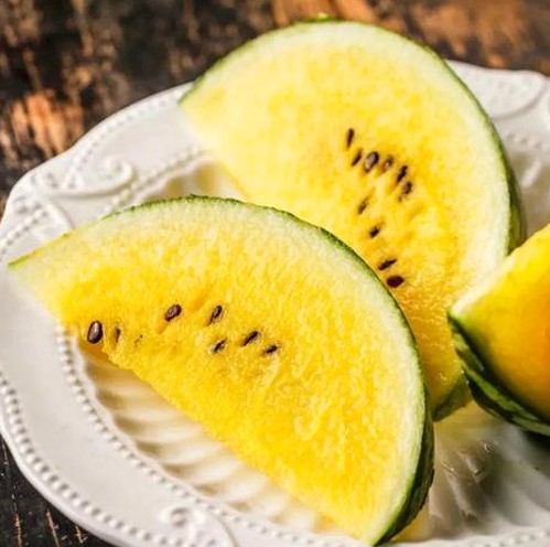 揭秘娱乐圈“吃瓜NPC”：明星背后的真实生活与关系网变迁