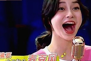 王茜话剧舞台力压群雄，花姐形象升级更有层次感