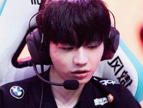 娱乐圈新潮流：纸牌塔明星猜谜游戏与王小甜小说的“吃瓜”热现象