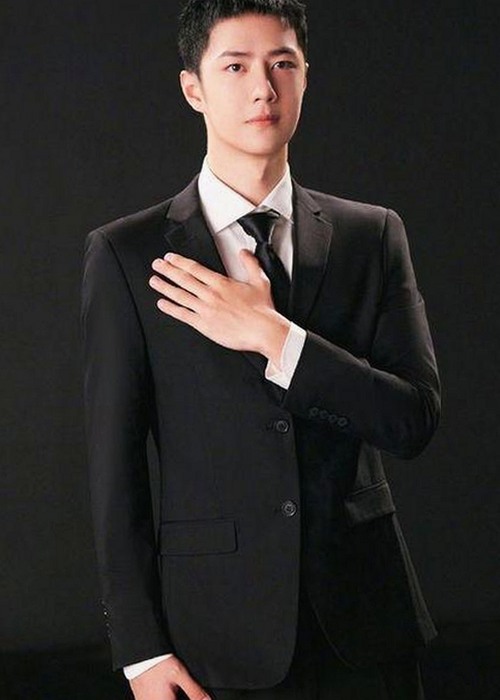 19年8月娱乐圈热点回顾：绯闻、恋情与公益共舞