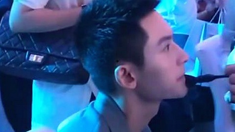 黄明昊：从选秀新星到全能艺人，娱乐圈的吃瓜小能手