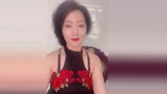 黄明昊：从选秀新星到全能艺人，娱乐圈的吃瓜小能手